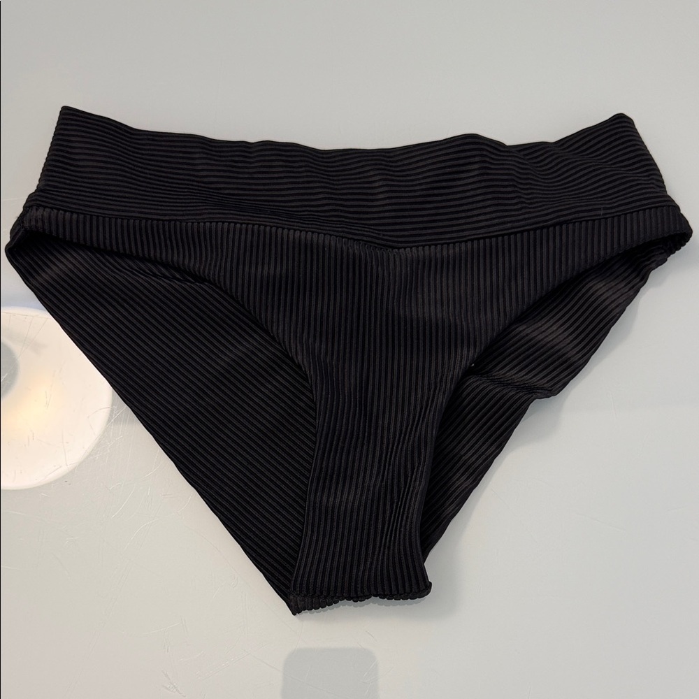 Frankie’s Bikinis Cheekie Bikini Bottoms